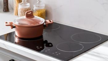 Zašto moderne kuhinje napuštaju keramičku ploču