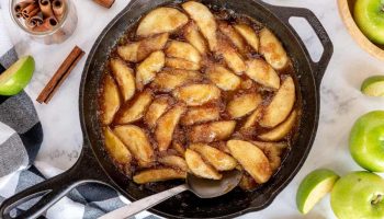 Už nepečiem jablká, ale ich opekám za 5 minút: výsledkom je teplý dezert, ktorý vonia ako doma.