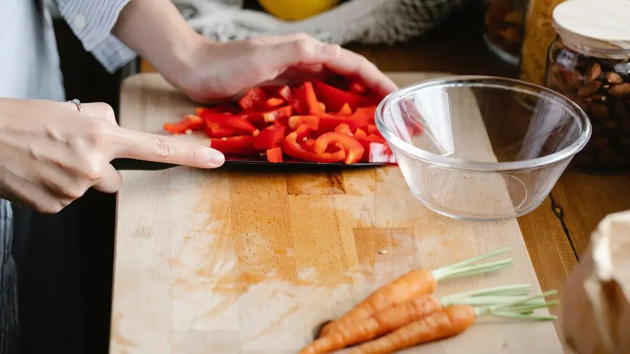 Savršena kombinacija za čišćenje drvenih ploča i sprječavanje unakrsne kontaminacije.