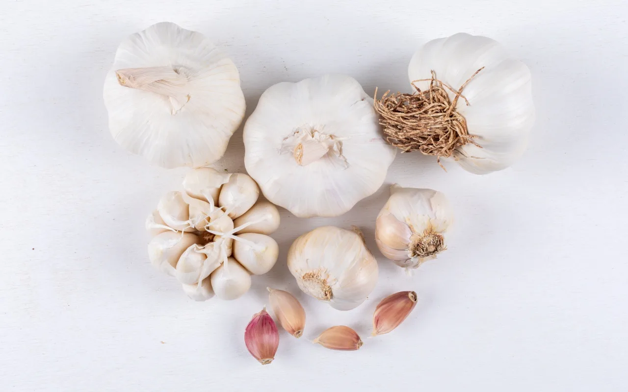 Ostavite režanj češnjaka na štednjaku: zašto i kada to učiniti.