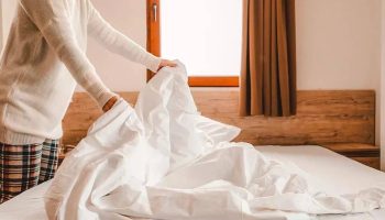 „Meniť posteľnú bielizeň každé dva týždne alebo každý mesiac nie je správne, ale optimálna frekvencia výmeny posteľnej bielizne môže byť prekvapujúca.“