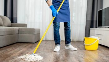 Žiadny ocot ani citrónová šťava: dve kvapky, ktoré treba pridať do vedra na umývanie podlahy, aby váš dom voňal