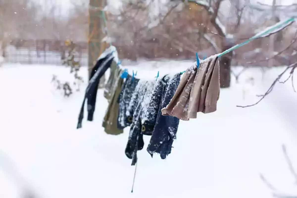 Chcete sušiť bielizeň vonku v zime? Musíte splniť jednu podmienku