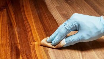 Ako obnoviť lesk starého dreveného nábytku pomocou jednoduchého domáceho roztoku