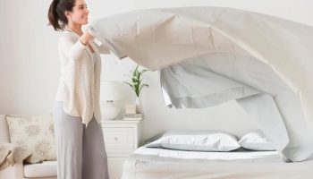 Už nikdy nebudem stláčať posteľ – pretože existuje oveľa jednoduchší a lepší spôsob.