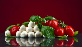 Plantează-l primăvara lângă roșii. Atunci vei putea culege coșuri întregi de fructe din grădină.