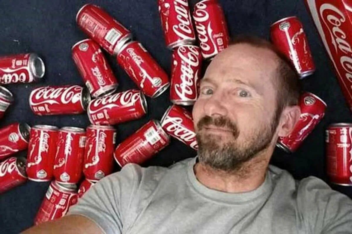 Koliko šalica kave sadrži jedna boca Coca-Cole?