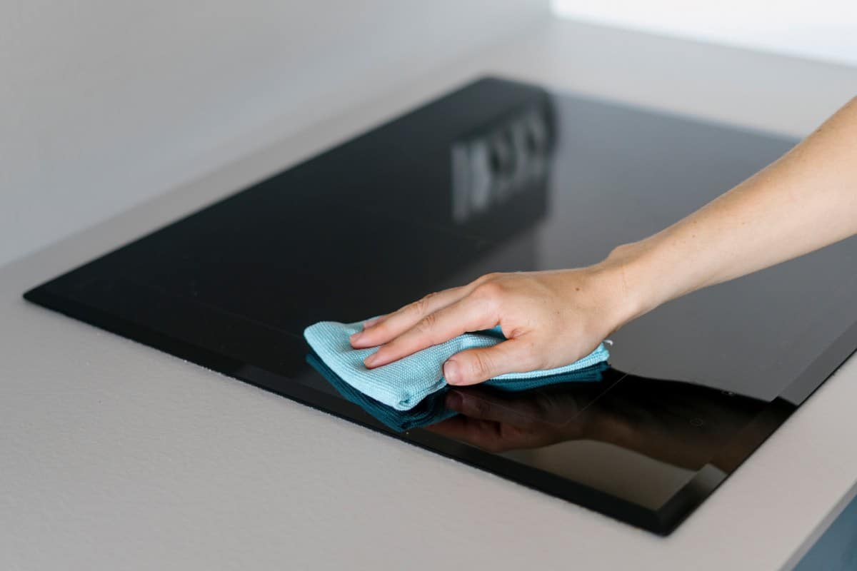 Omekšavanje mrlja vrelim peškirom