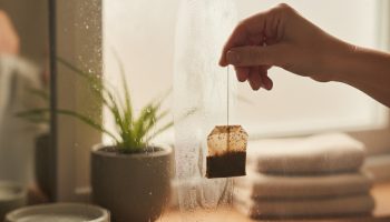 Jedna Vrećica Čaja: Tajna Bistarog Ogledala i Mirnog Uma