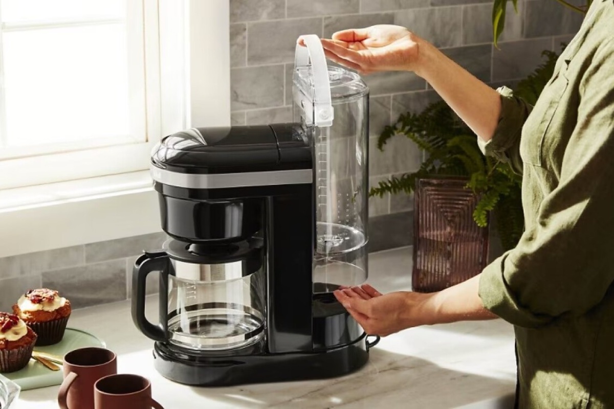 Ne samo bokal: ovi delovi aparata za kafu se takođe peru i skoro niko ne zna kako se to radi – image 1