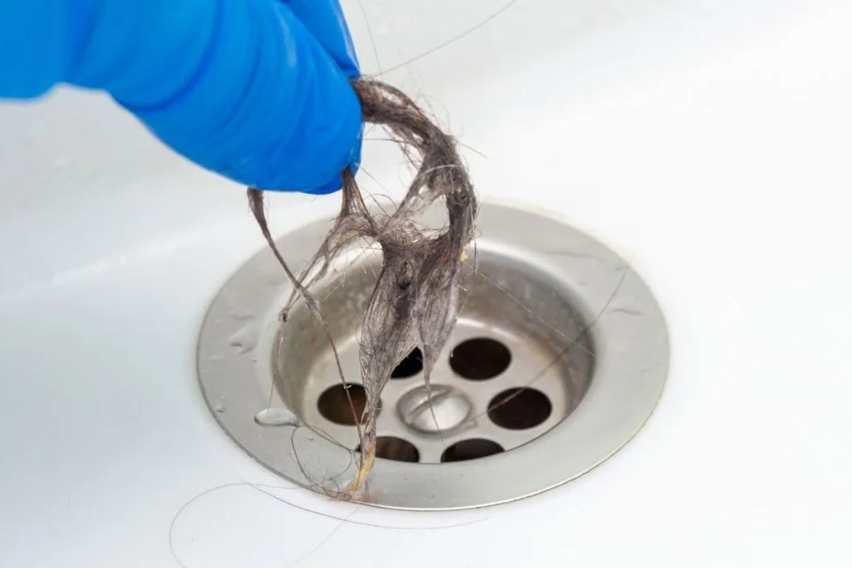 Stavite jastučnicu na metlu: Zašto se to preporučuje i čemu služi – image 1