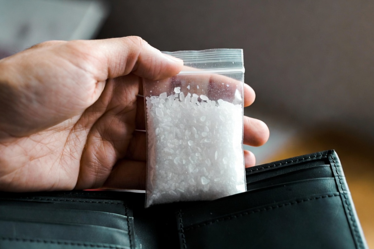 Stavljanje kesice sa krupnom solju u torbu: čemu služi i u kojim situacijama je korisno – image 1