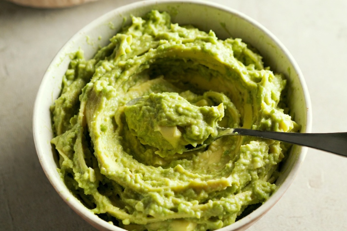 10-minutni namaz od avokada. Solidna porcija energije i vitamina, može se jesti i bez hleba – image 1