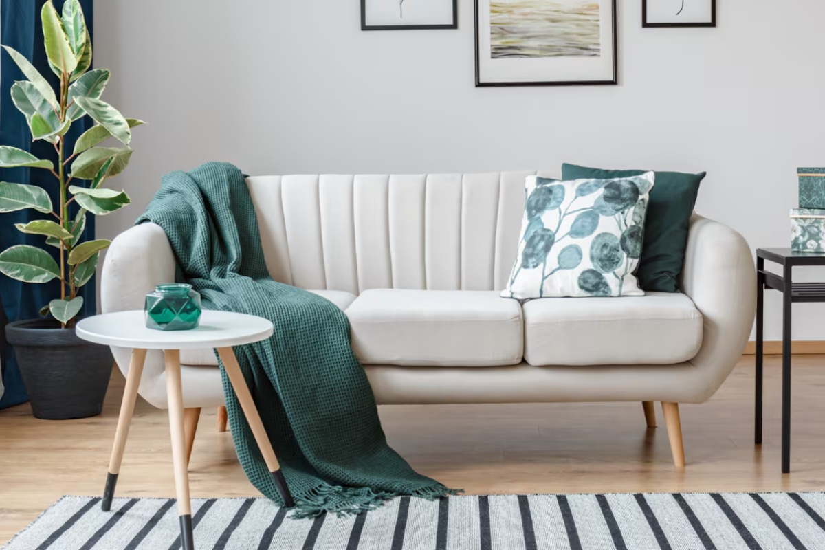 Lily Duclaud, dizajnerka enterijera: „Odmaknite sofu 10 ili 15 cm od zida kako bi dnevna soba izgledala veće“ – image 1