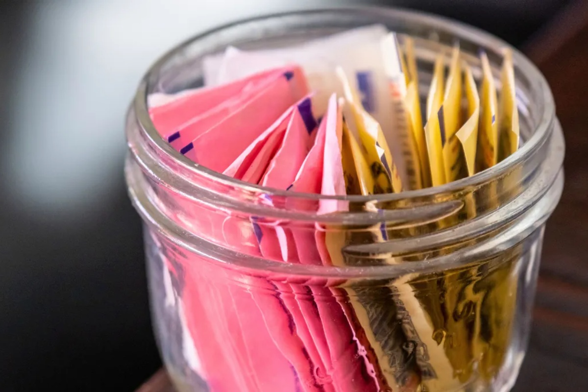 Kako eliminisati crvene mrave iz kuće koristeći malo zaslađivača: efikasan domaći repelent – image 1