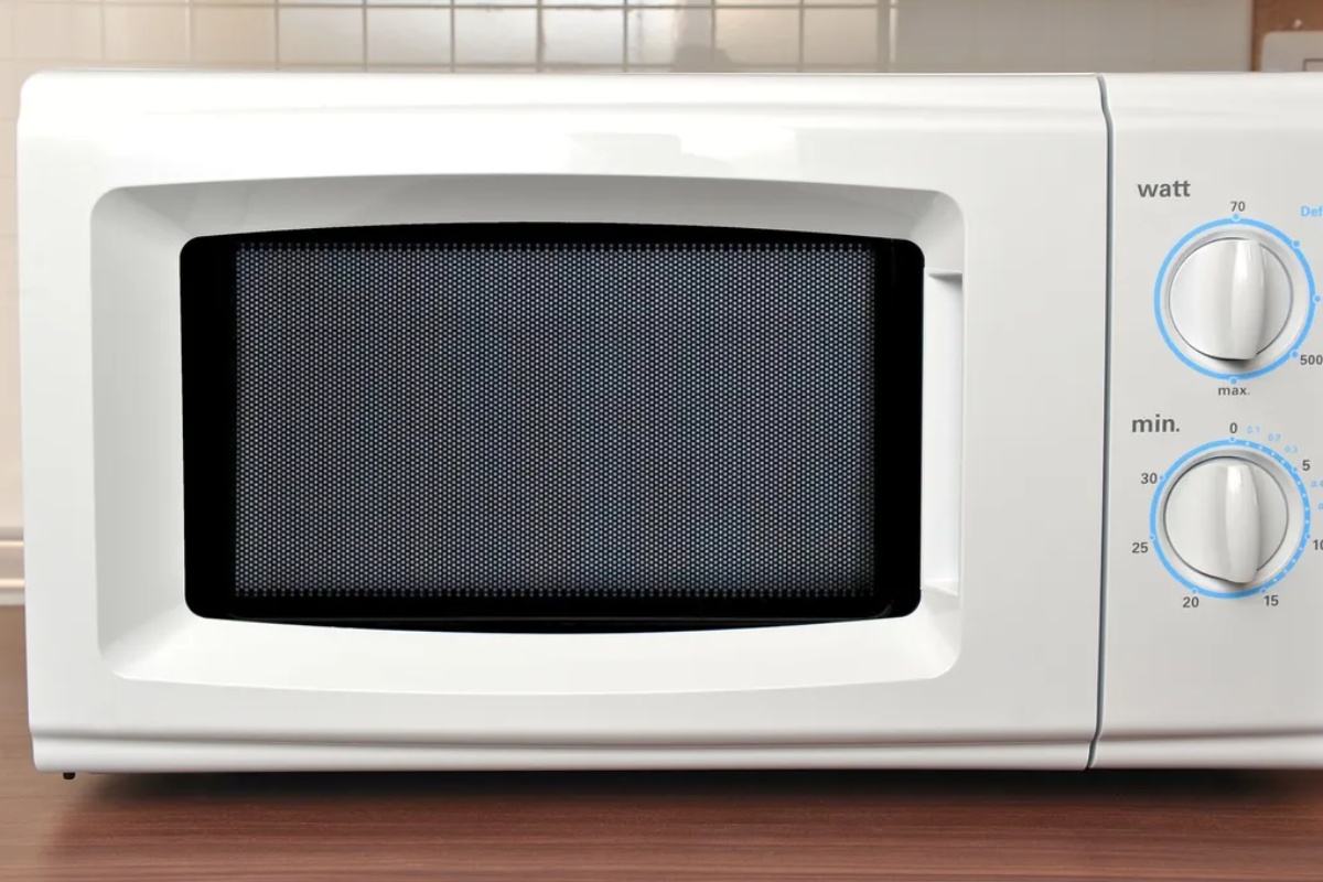 Stavljanje grančice ruzmarina u mikrotalasnu: zašto to preporučuju i čemu služi – image 1