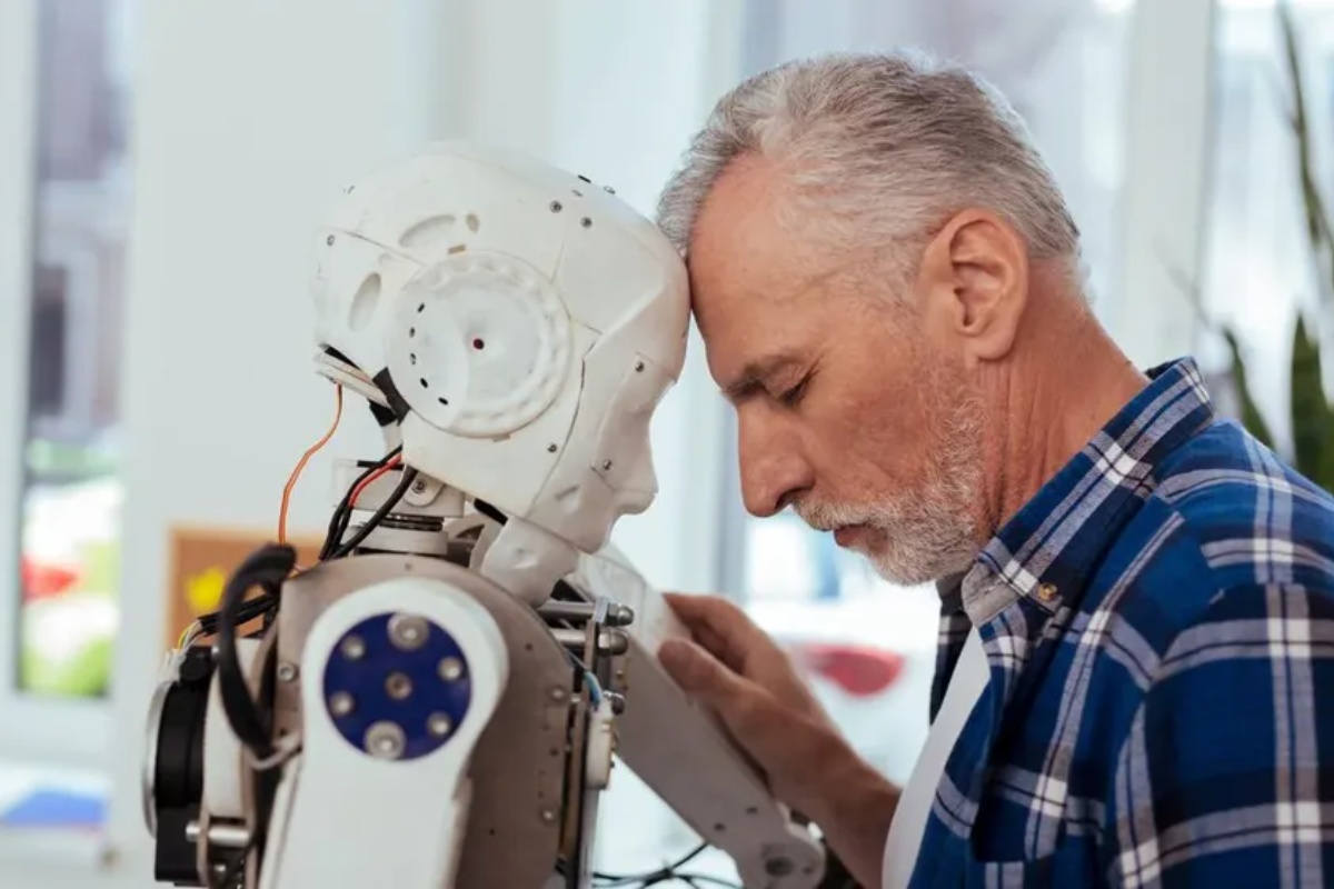 Ni Mask ni SAD: Španski univerzitet razvio robota koji pomaže našim starijima koji žive sami – image 1