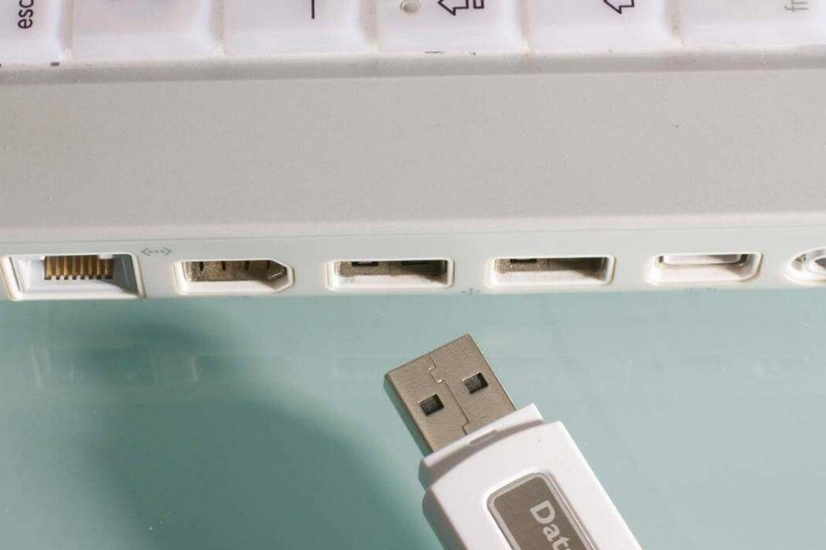 Ko ima USB fleš disk kod kuće, ima blago: zašto i čemu služi – image 1