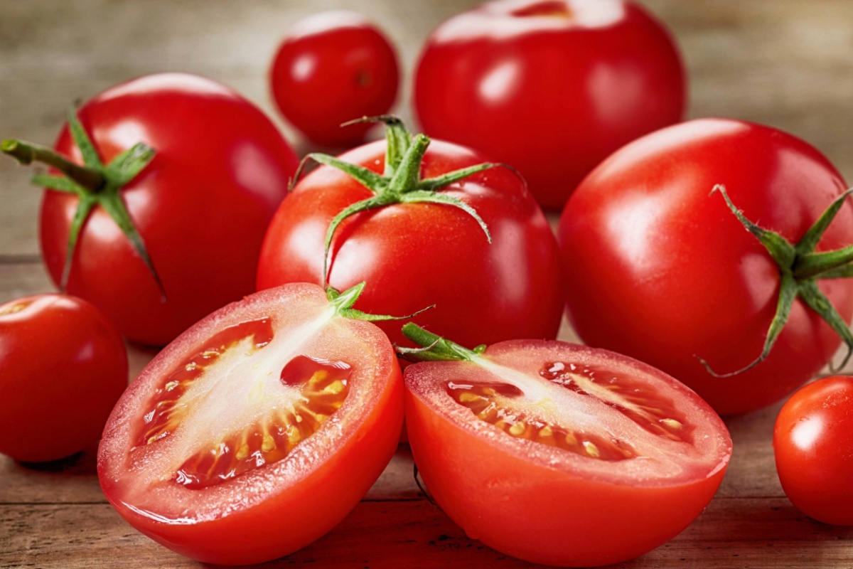 Ni 2 dana ni 3 nedelje: koliko dugo paradajz traje u frižideru, čvrst i svež – image 1