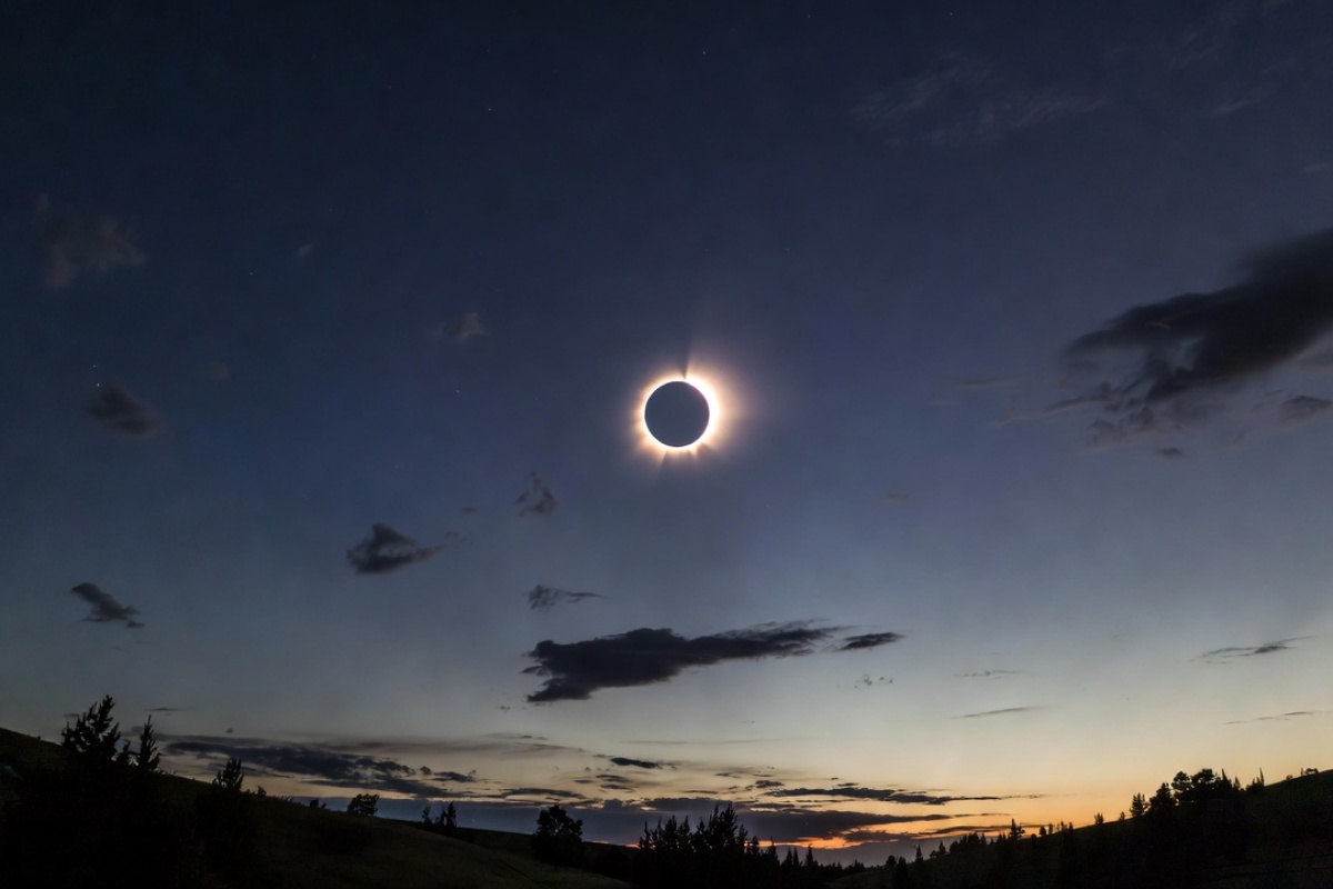 Dan će se pretvoriti u noć: Najduže pomračenje Sunca u ovom veku dobilo je zvaničan datum, dok stručnjaci ističu neverovatno trajanje i vidljivost uz rastuće globalno uzbuđenje – image 1