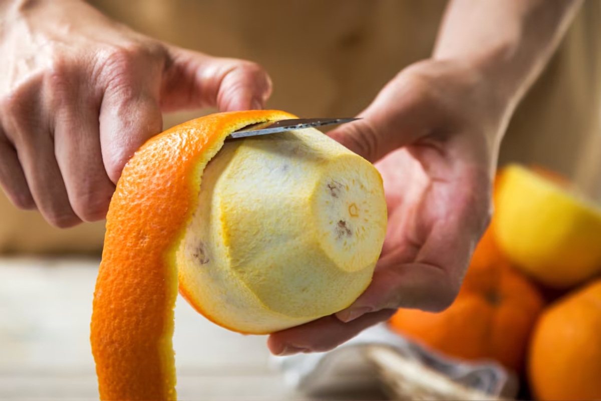 Stavljanje kora pomorandže u mikrotalasnu: čemu služi i kada je pravo vreme za to – image 1