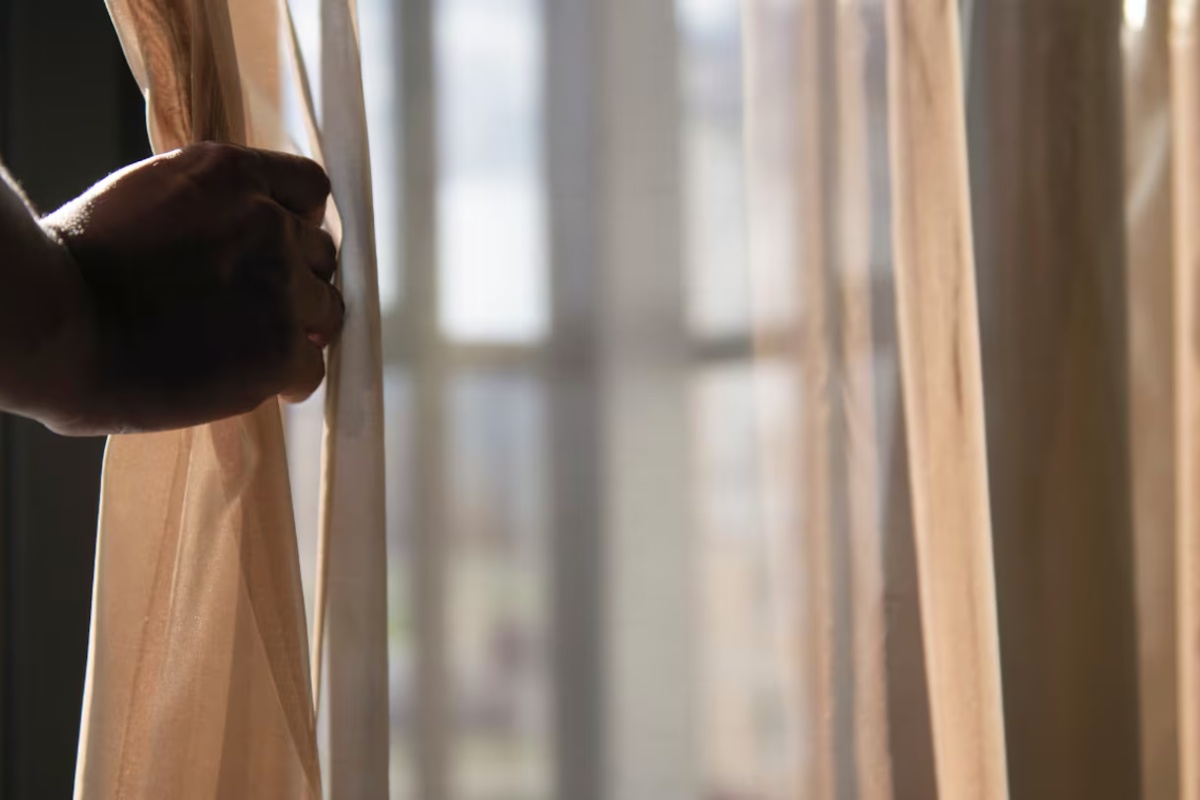 Pranje zavesa sa kašikom šećera: zašto se to preporučuje i čemu služi – image 2