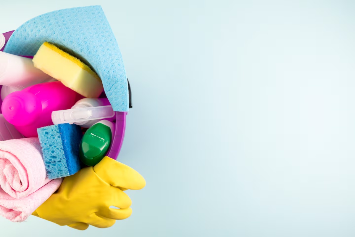 Ima četvoro dece i ovo je njegova metoda čišćenja kuće: lako se prati i počinje od posteljine – image 2