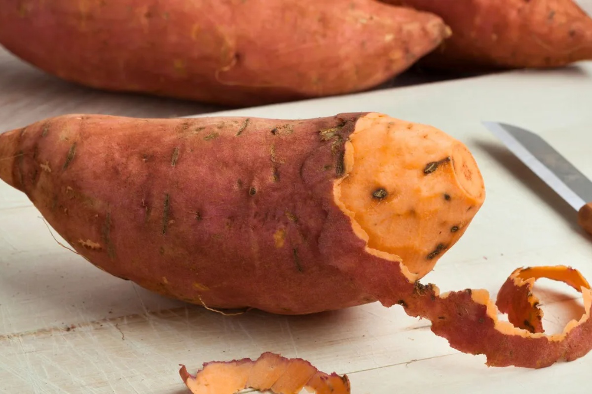 Ne bacajte koru batata jer je ona blago: čemu služi i kako je iskoristiti – image 2