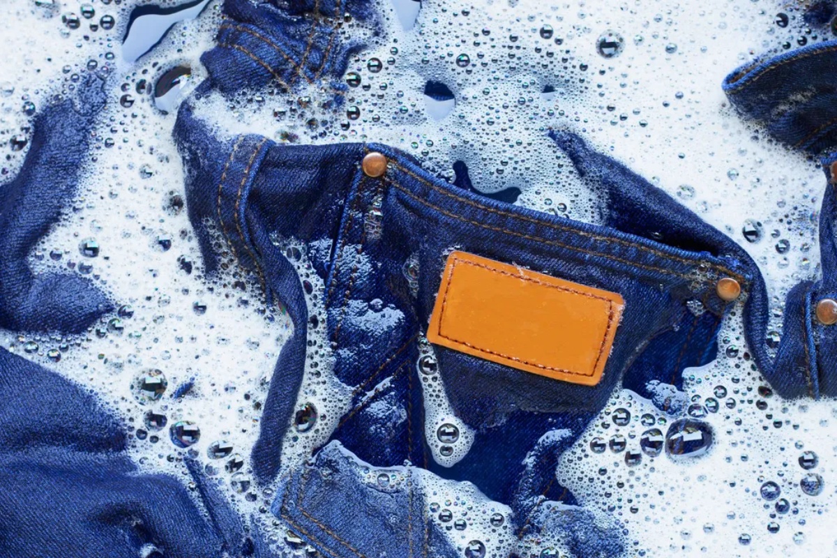 Objašnjavam vam zašto bi trebalo da potopite svoje farmerke u sirće i čemu to služi – image 2