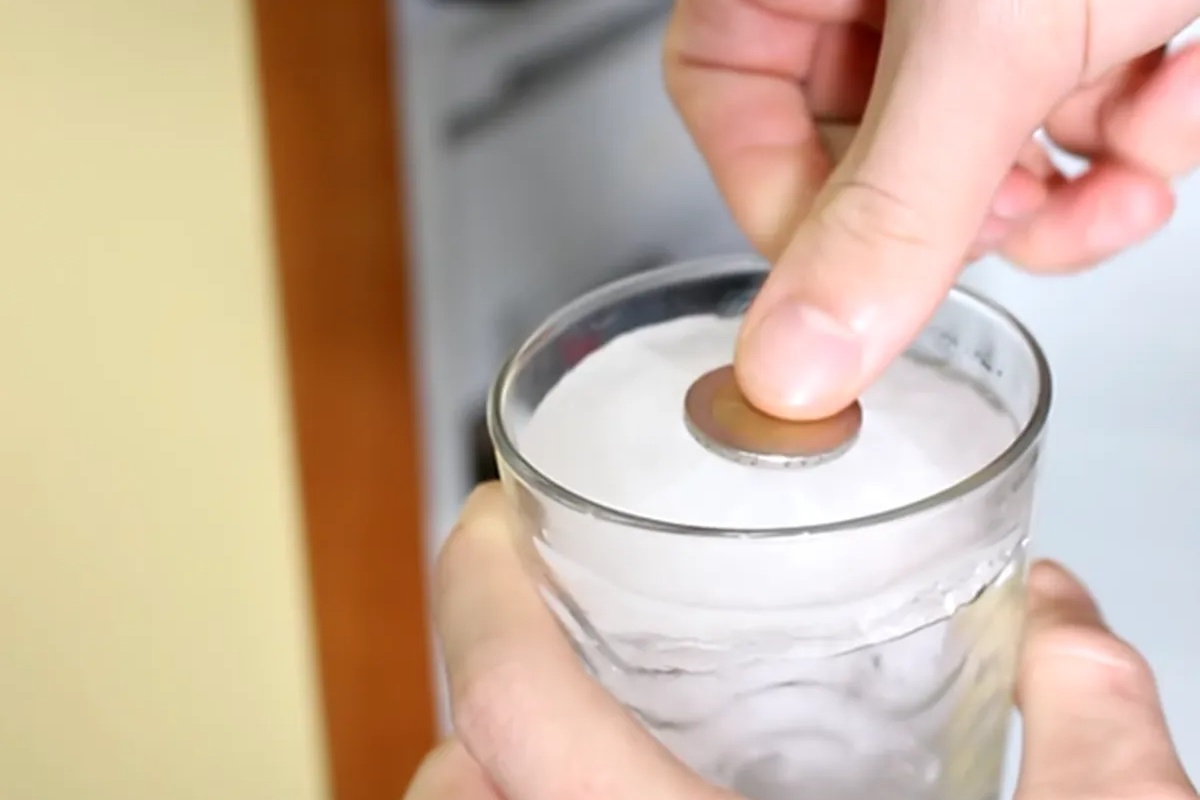 Stavite novčić u zamrzivač: zašto se to preporučuje i čemu služi – image 2