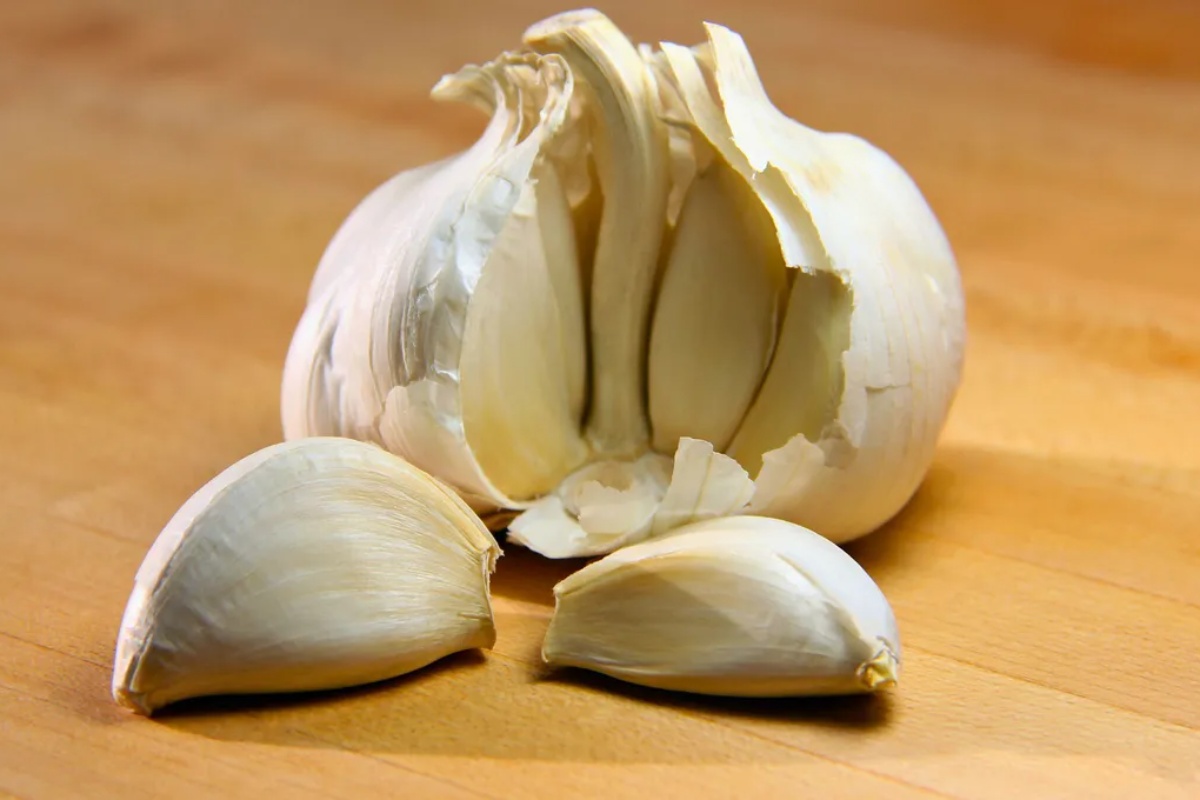 Kako ukloniti zadah od belog luka u sekundi: efikasan domaći trik – image 2