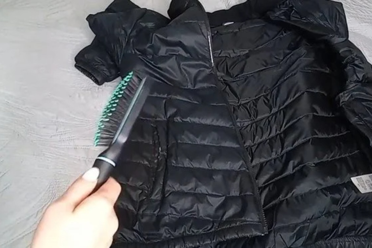 Kako povratiti volumen perjanu jaknu nakon pranja: provereni trik koji pomaže kada se punjenje zgrudva – image 2