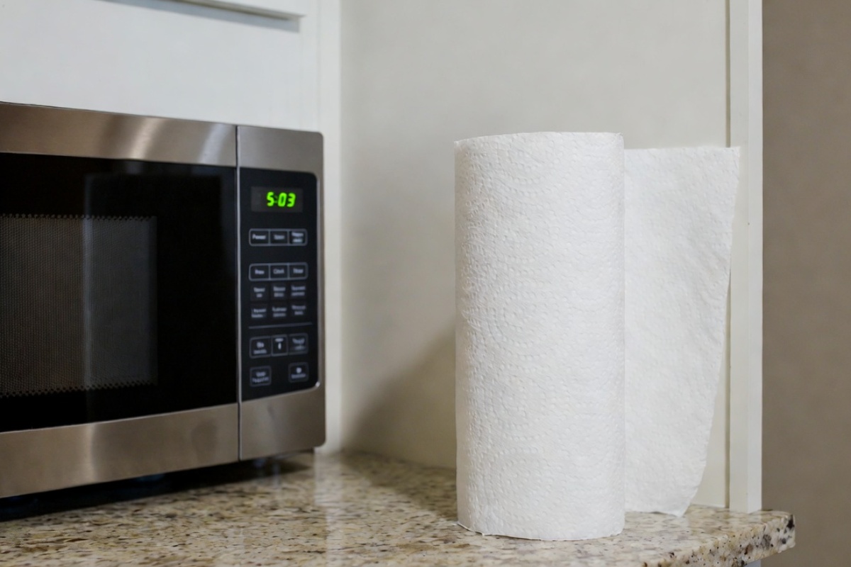 Kako da mikrotalasna rerna uvek bude besprekorna: trik sa papirnim ubrusom – image 2