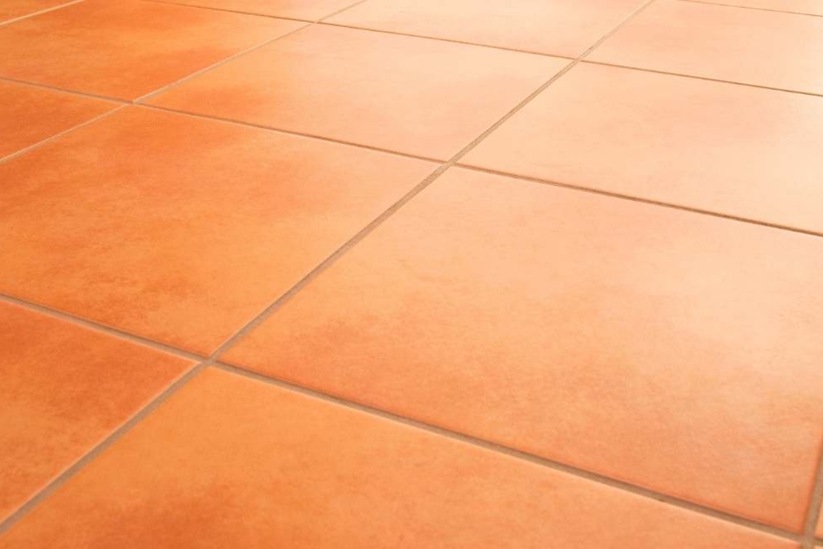 Smeđe i crvenkaste pločice kao nove: Sredstvo za čišćenje koje trenutno vraća boju i sjaj podu – image 2