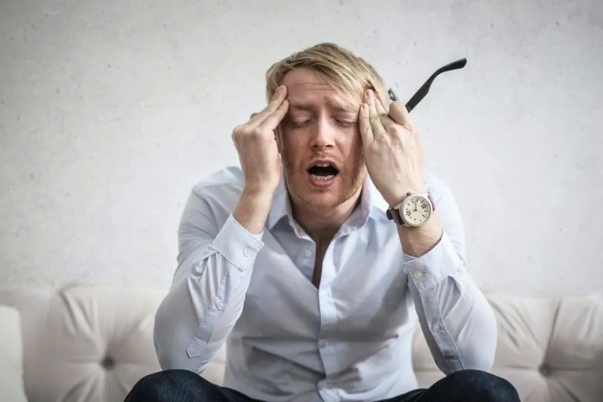 „Socijalni mamurluk“: Psihologija objašnjava zašto se osećamo iscrpljeno nakon druženja – image 2