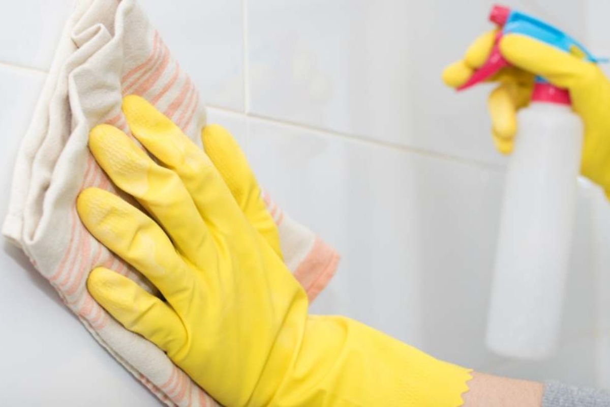 Dubinsko čišćenje kuhinjskih pločica: metoda za uklanjanje naslaga masnoće i vraćanje sjaja u samo jednom potezu – image 4