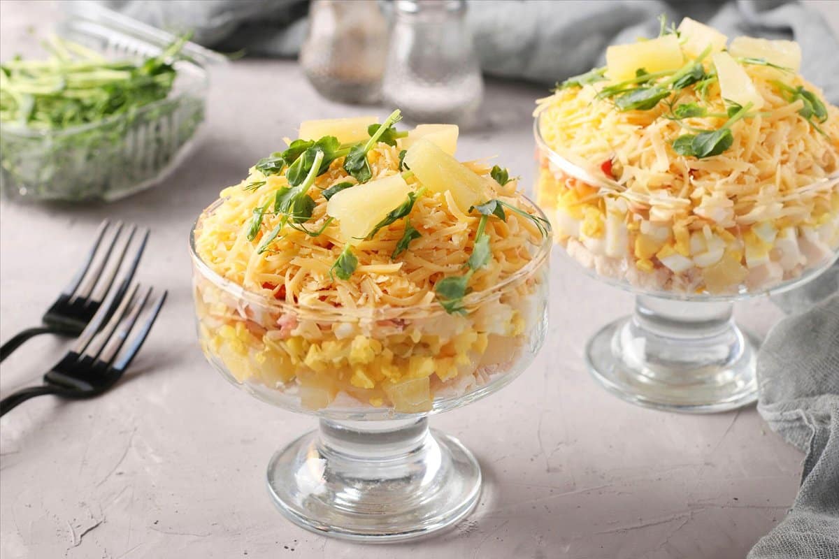 Čínsky šalát z kapusty po havajsky. Je oveľa lepší ako gyros alebo zeleninový šalát.