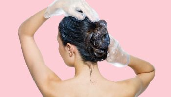 Niekoľko kvapiek do šampónu alebo domácej masky na vlasy. Tento olej dodá vlasom lesk