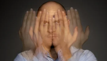 Kuinka tunnistaa ahdistuksen fyysiset ja emotionaaliset oireet: avaimet komplikaatioiden ehkäisyyn.