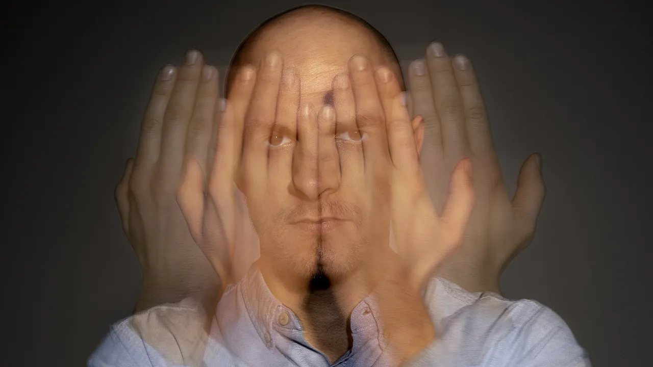 Kuinka tunnistaa ahdistuksen fyysiset ja emotionaaliset oireet: avaimet komplikaatioiden ehkäisyyn.