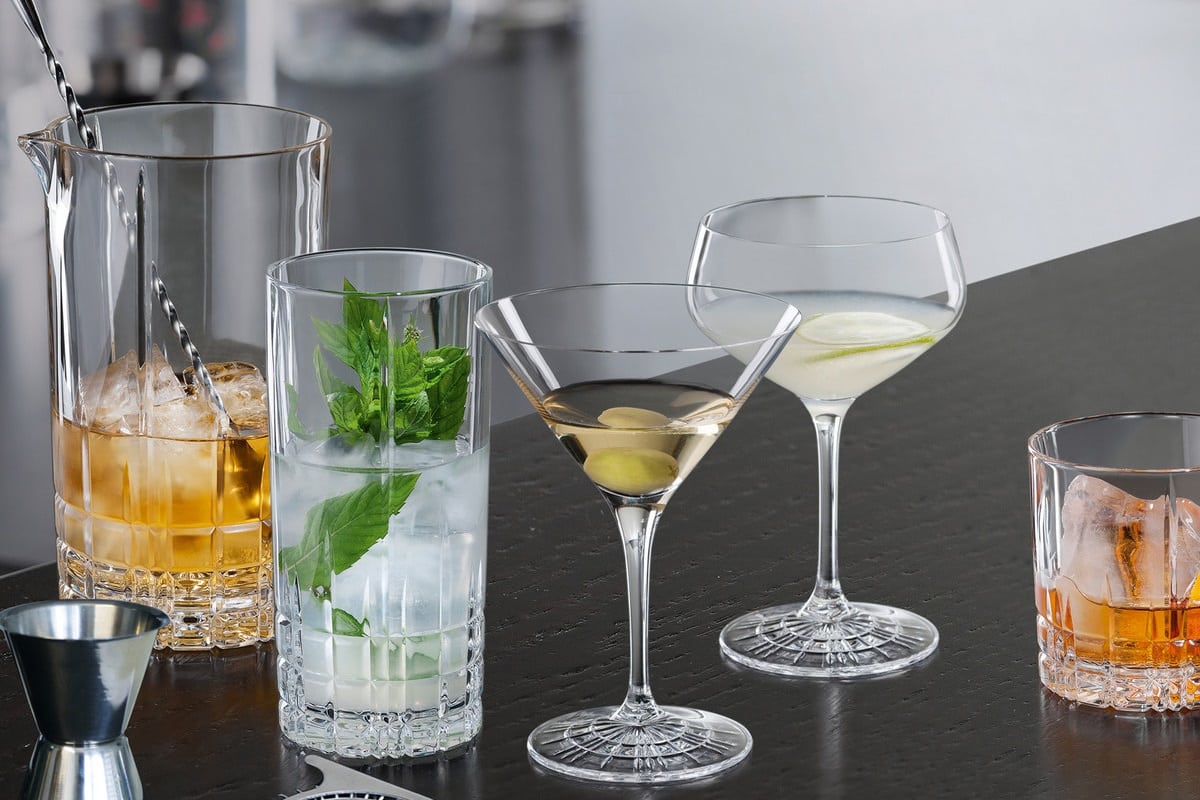 Tento trik umožňuje sklu žiariť ako diamant po umývaní.