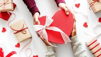 Seitsemän loistavaa ideaa gadget-lahjoiksi (alle 100 euroa) ystävänpäiväksi.