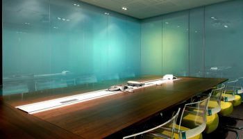 Pimentävät verhot ovat menneet pois muodista: uusi tekniikka on käytännöllisempi ja parantaa unen laatua.