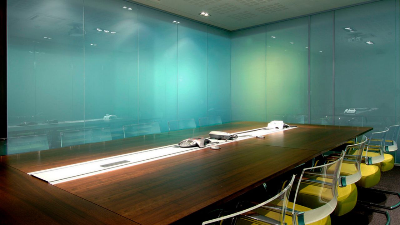 Pimentävät verhot ovat menneet pois muodista: uusi tekniikka on käytännöllisempi ja parantaa unen laatua.