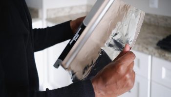 Architecten raden aan om aluminiumfolie op de muren aan te brengen: “Deze methode werkt”