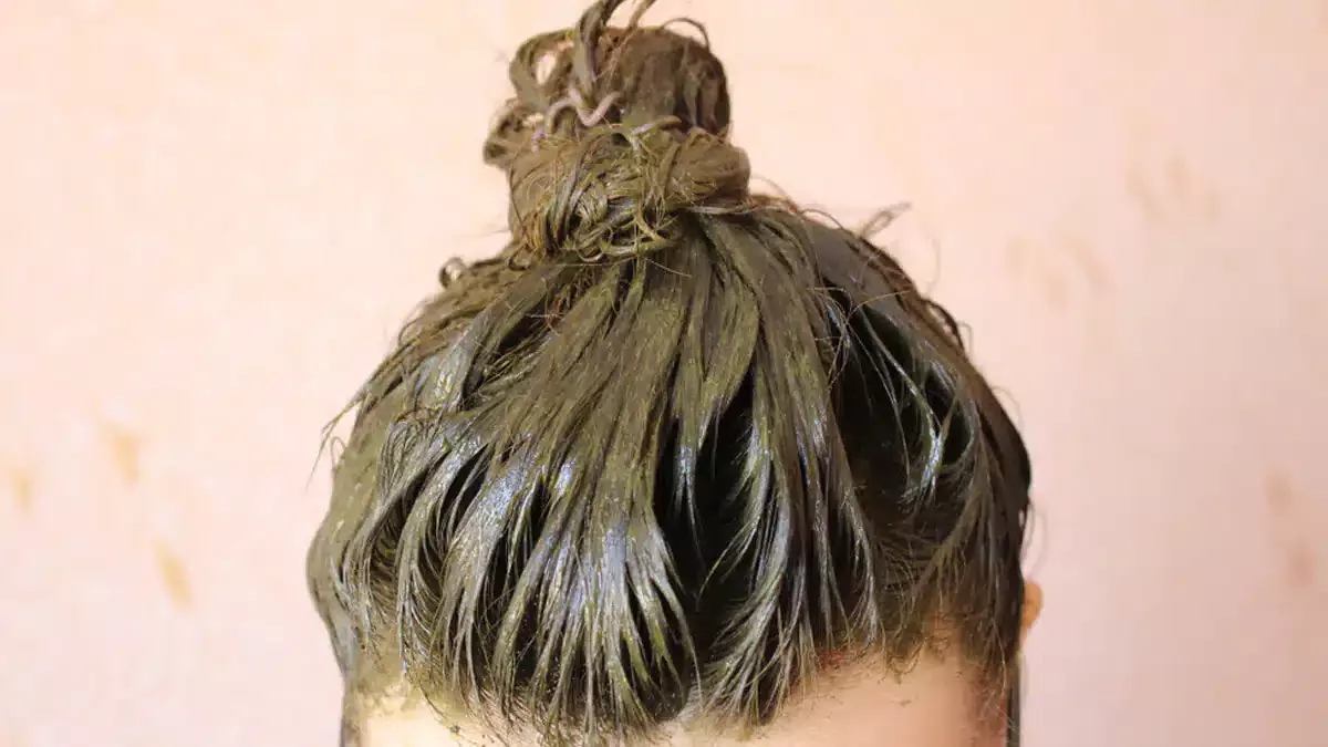 Prirodna zelena pasta transformirala je moju kosu. Prirodan način da im date lijepu boju i ojačate pramenove.