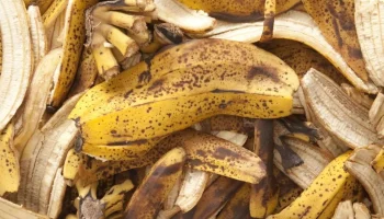 Pomešajte koru banane sa sirćetom: Zašto se preporučuje i čemu služi
