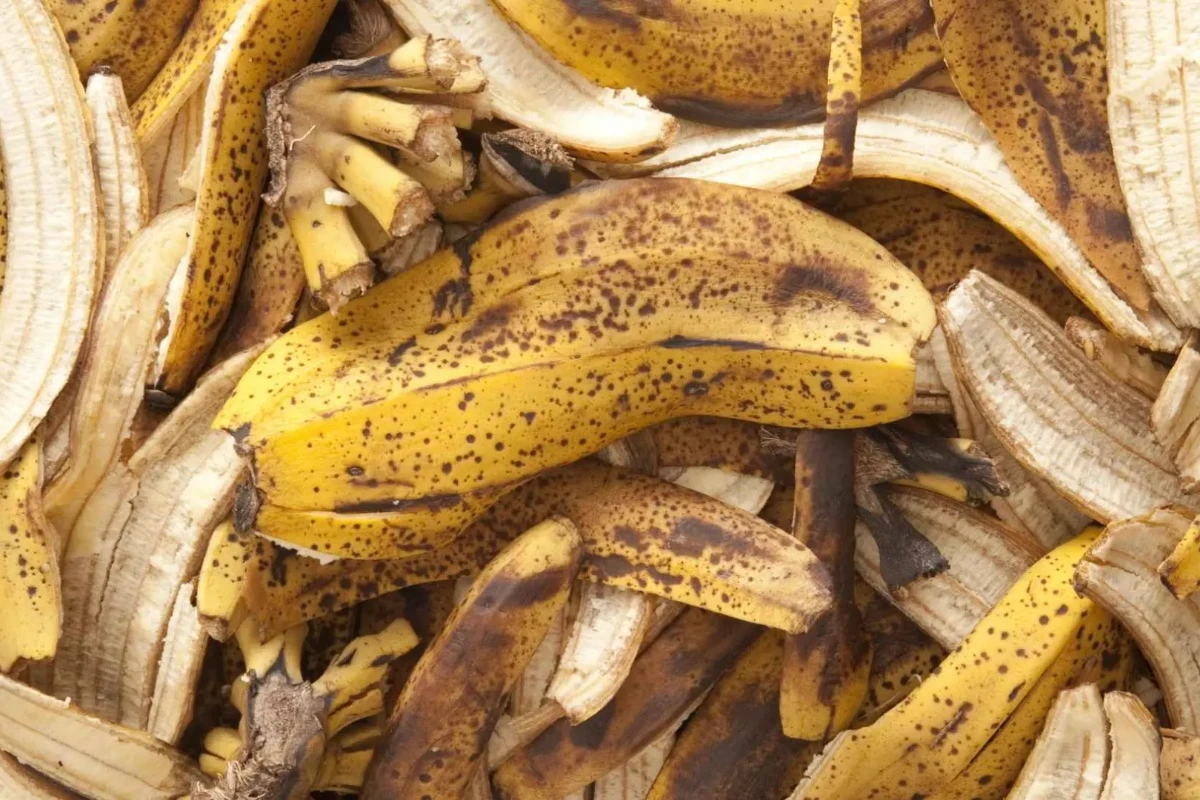 Pomešajte koru banane sa sirćetom: Zašto se preporučuje i čemu služi