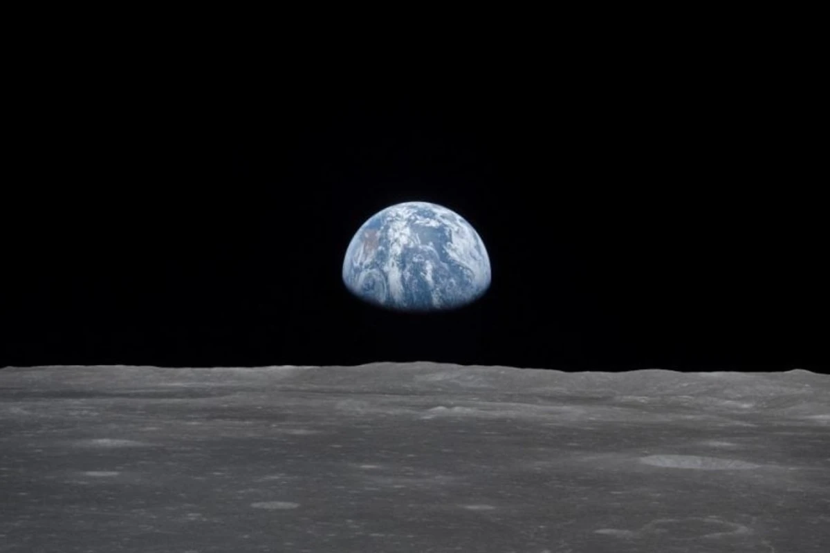 Mesec se postepeno udaljava od Zemlje, menjajući trajanje dana