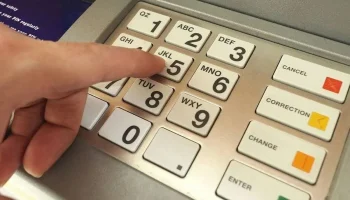 Uhapšeno 16 osoba iz kriminalne mreže koja je prevarila građane za više od 250.000 evra lažnim SMS porukama